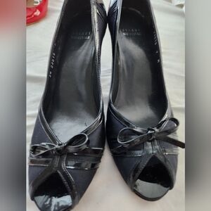 NWOT Stuart Weitzman heels, navy sz9